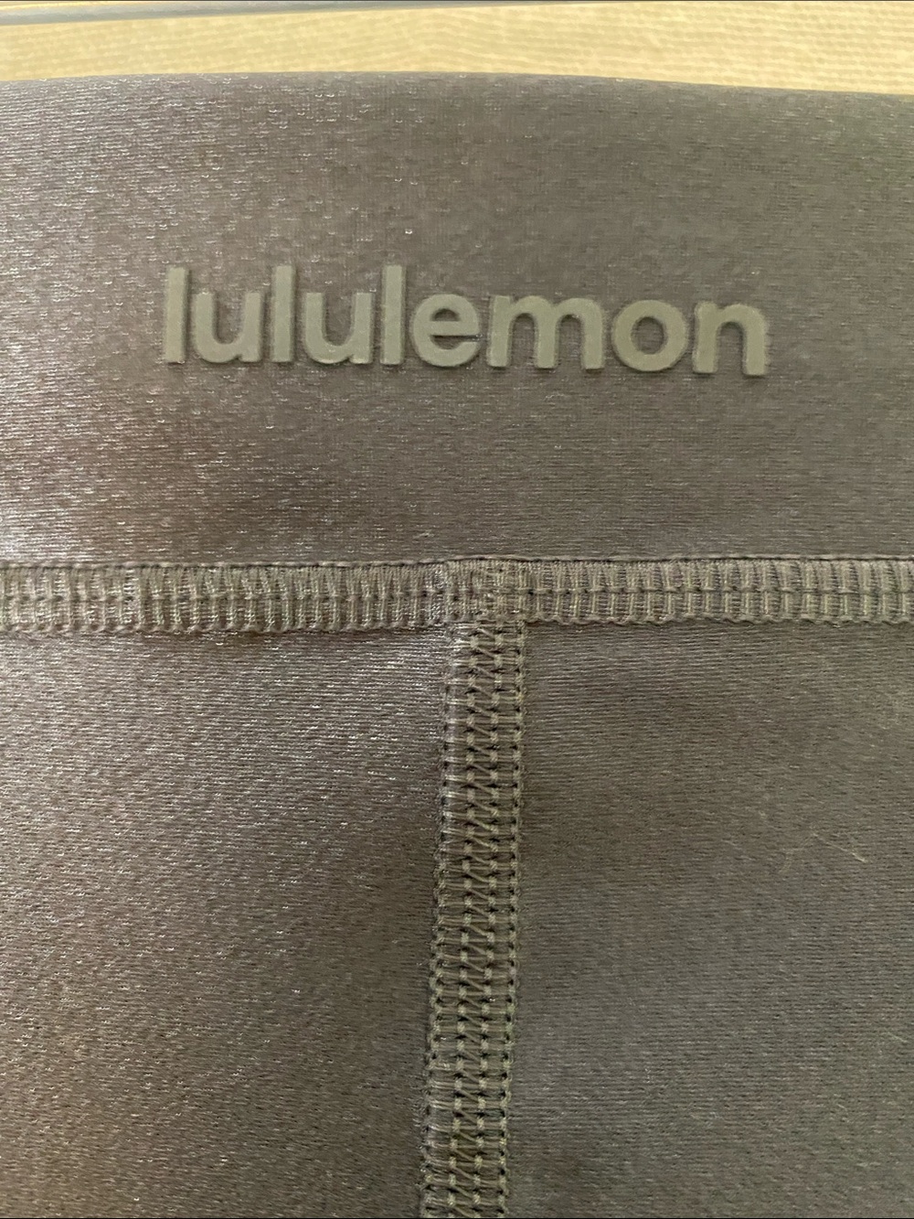 Lululemon Satin Shine Panelled Tight 25” Legging, Size 14 - Picture 3 of 7